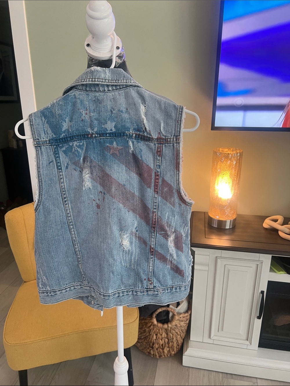 BDG Washed Blue Distressed Denim Vest - Picture 2 of 6